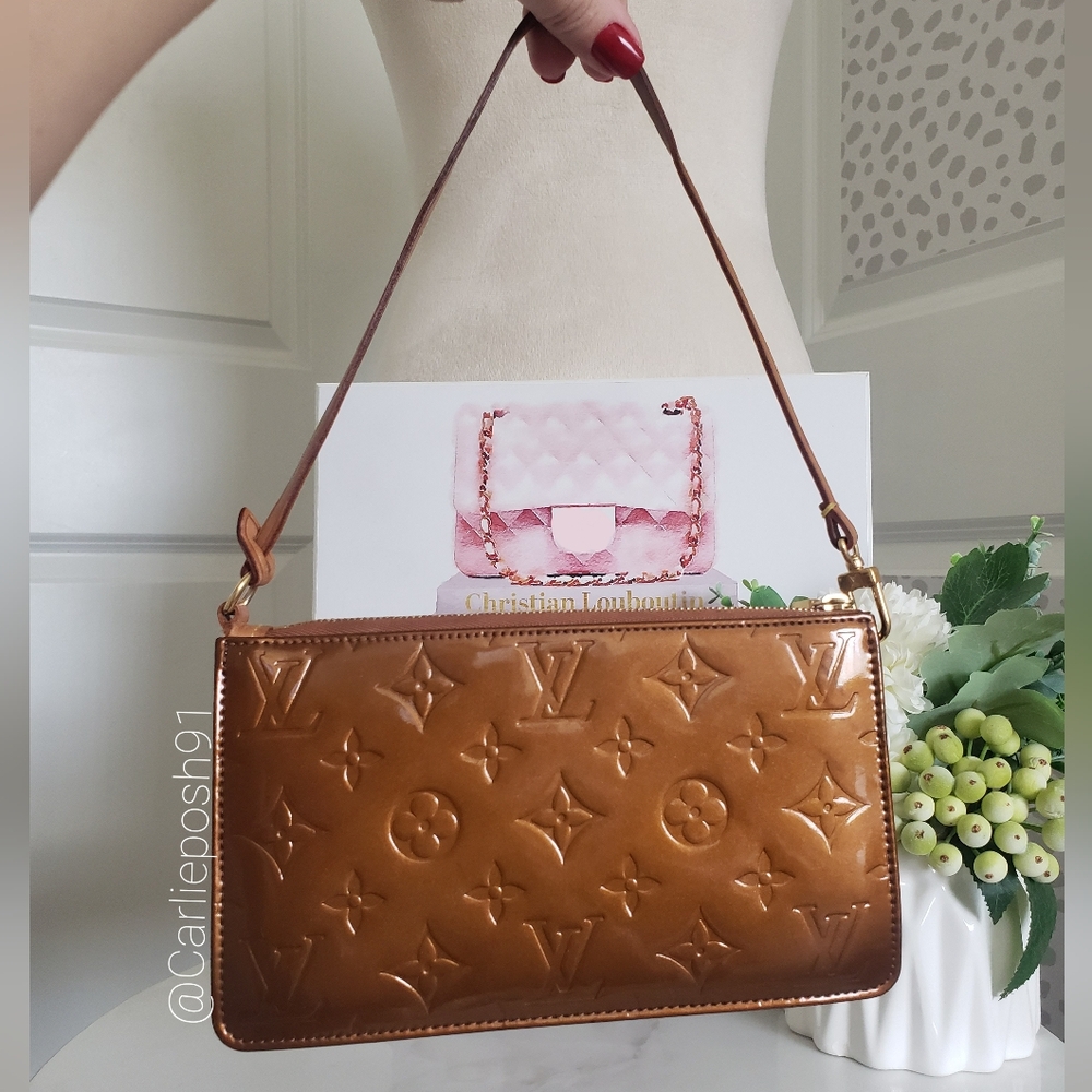**SOLD** Authentic Pre-owned Louis Vuitton Lexington Vernis Pochette Bag - Picture 7 of 15